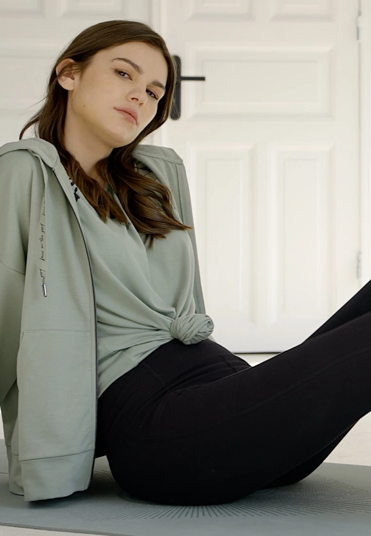 Betty Barclay MIT KAPUZE - Sweatjacke - Green 2 Betty Barclay MIT KAPUZE - Sweatjacke - Green – Bild 2