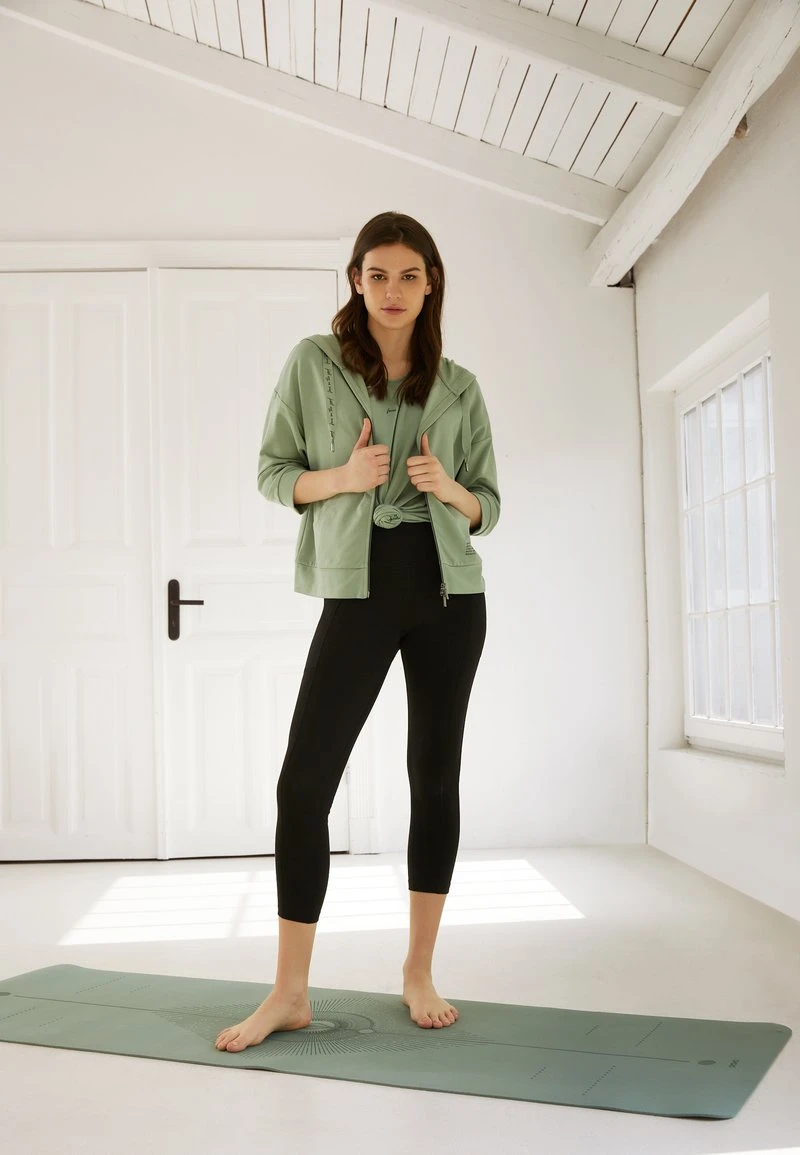 Betty Barclay MIT KAPUZE - Sweatjacke - Green 1 Betty Barclay MIT KAPUZE - Sweatjacke - Green