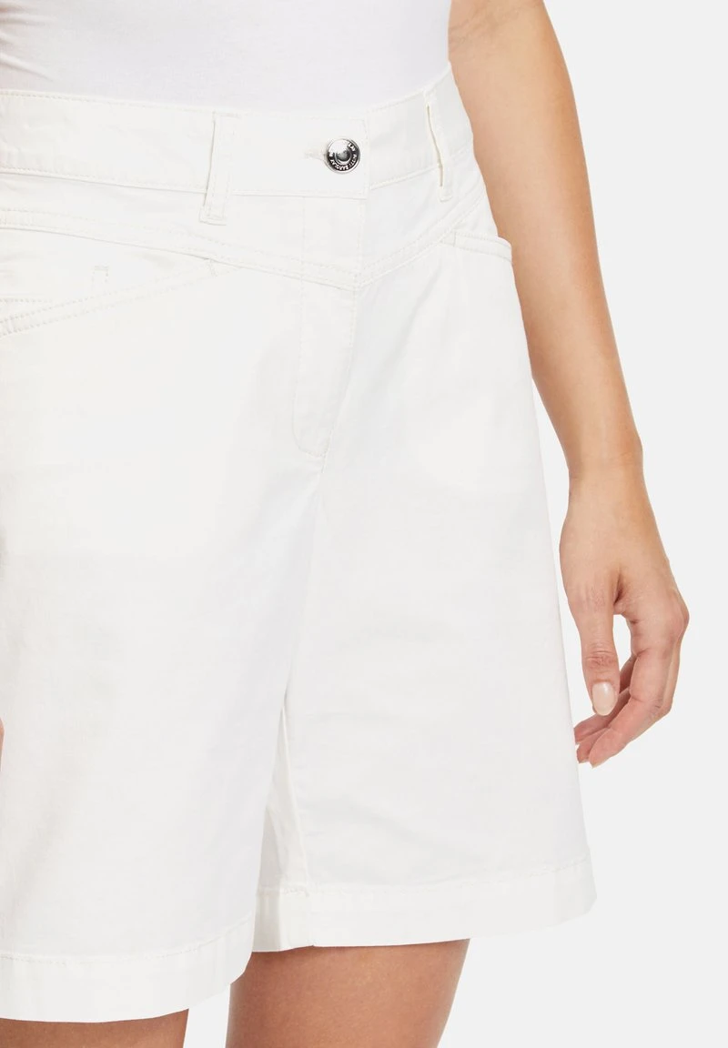 Betty Barclay SOMMER MIT EINGRIFFTASCHEN - Shorts - Rohweiß 4 Betty Barclay SOMMER MIT EINGRIFFTASCHEN - Shorts - Rohweiß – Bild 4