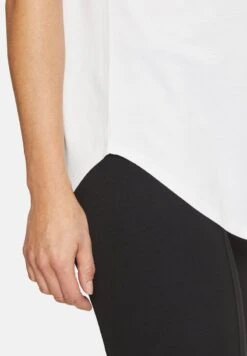 Betty Barclay OVERSIZE - T-Shirt Print - Weiß 9 Betty Barclay OVERSIZE - T-Shirt Print - Weiß -Betty Barclay Verkäufe 4f4a955ef8c1432c933018d3b86d019a