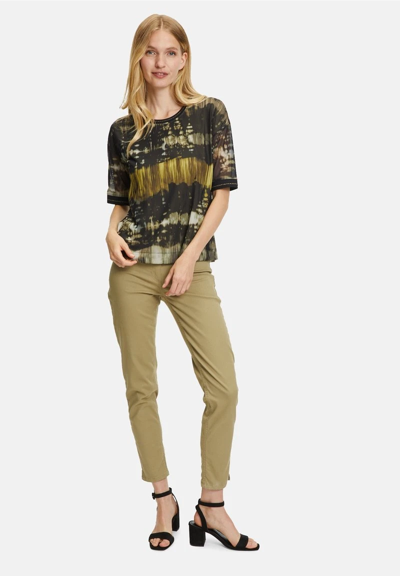 Betty Barclay LEICHT TRANSPARENTES MIT RIPPBÜNDCHEN - T-Shirt Print - Black/khaki 2 Betty Barclay LEICHT TRANSPARENTES MIT RIPPBÜNDCHEN - T-Shirt Print - Black/khaki – Bild 2