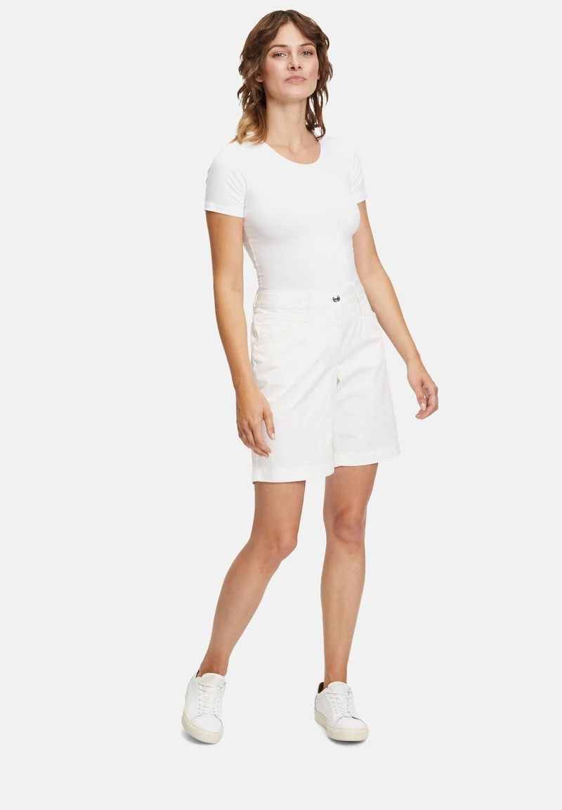 Betty Barclay SOMMER MIT EINGRIFFTASCHEN - Shorts - Rohweiß 2 Betty Barclay SOMMER MIT EINGRIFFTASCHEN - Shorts - Rohweiß – Bild 2